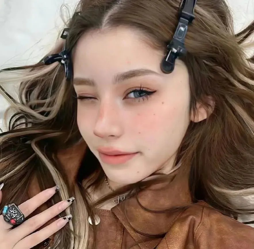 东德蕾丝的爱欲