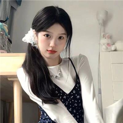 小姑娘艾萝依